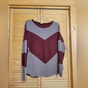 7th Ray Soft Knit Sweater grey & burgandy cranberry size medium